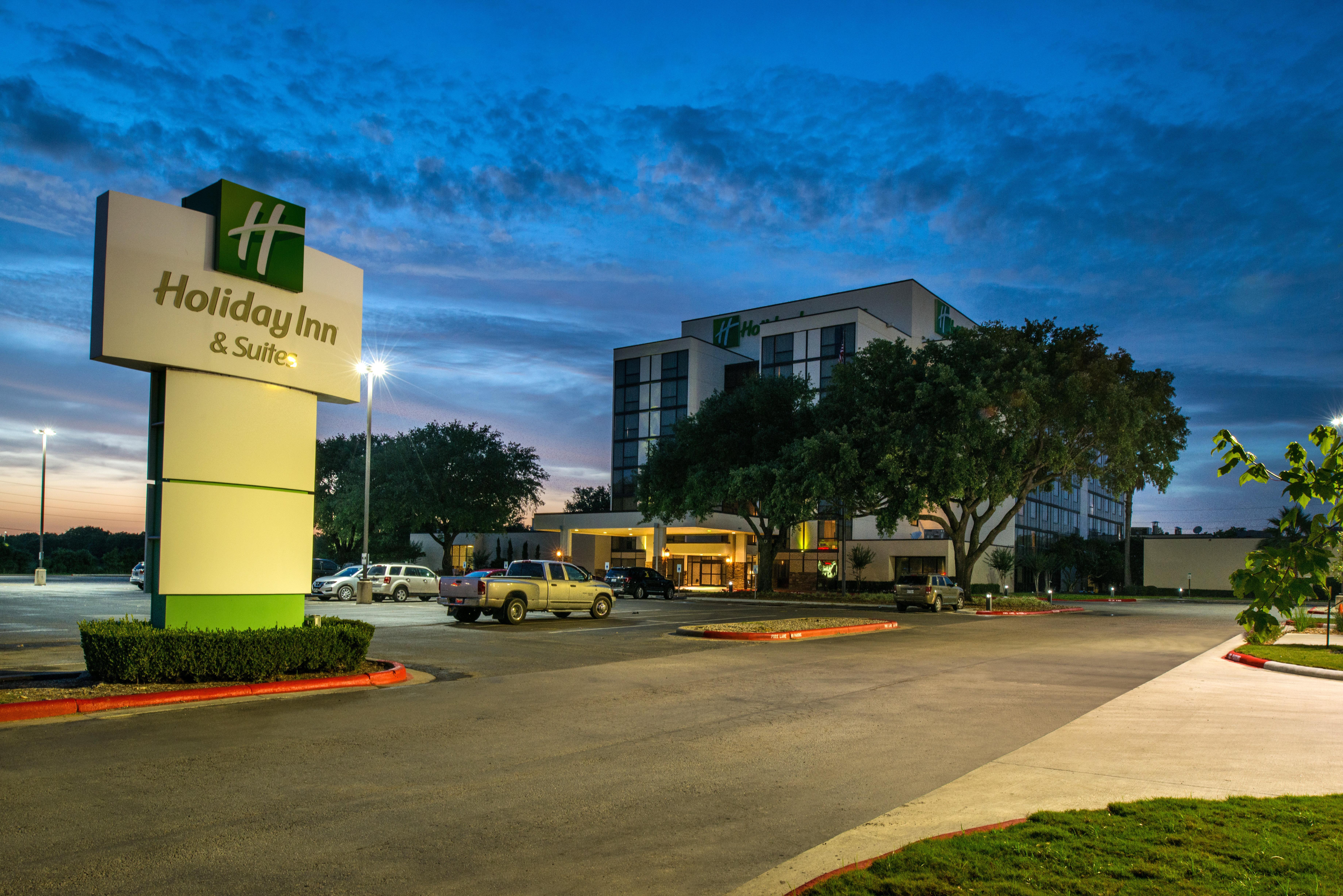 Holiday Inn Hotel And Suites Beaumont-Plaza I-10 & Walden, An Ihg Hotel Экстерьер фото